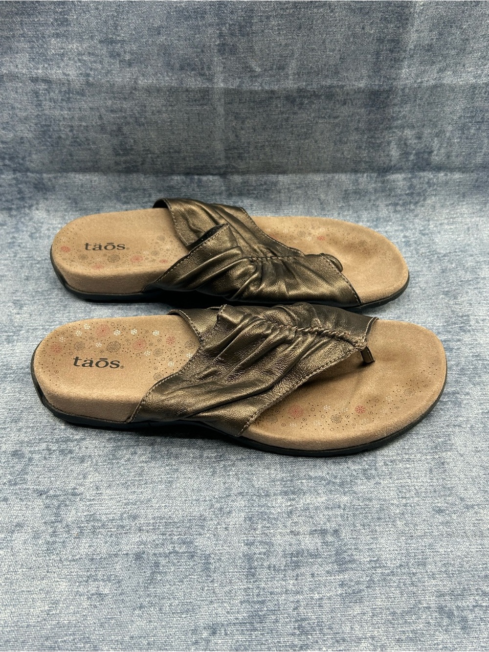 Taos Gift Leather Sandals ruched bronze metallic Sz 8 comfort bohemian earthy